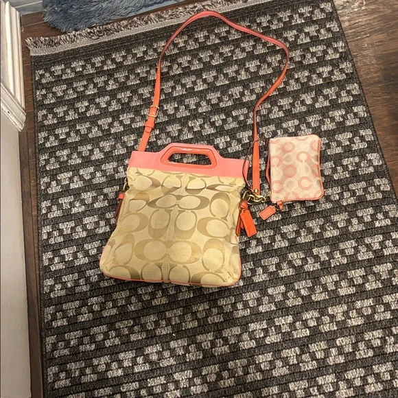 Stylish Gold and Pink Women's Bag/ Bundle of two - Picture 2 of 15